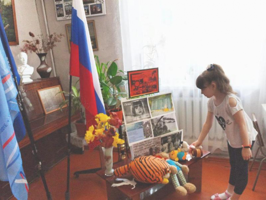 Детство, опалённое войной: в ДНР почтили память погибших детей