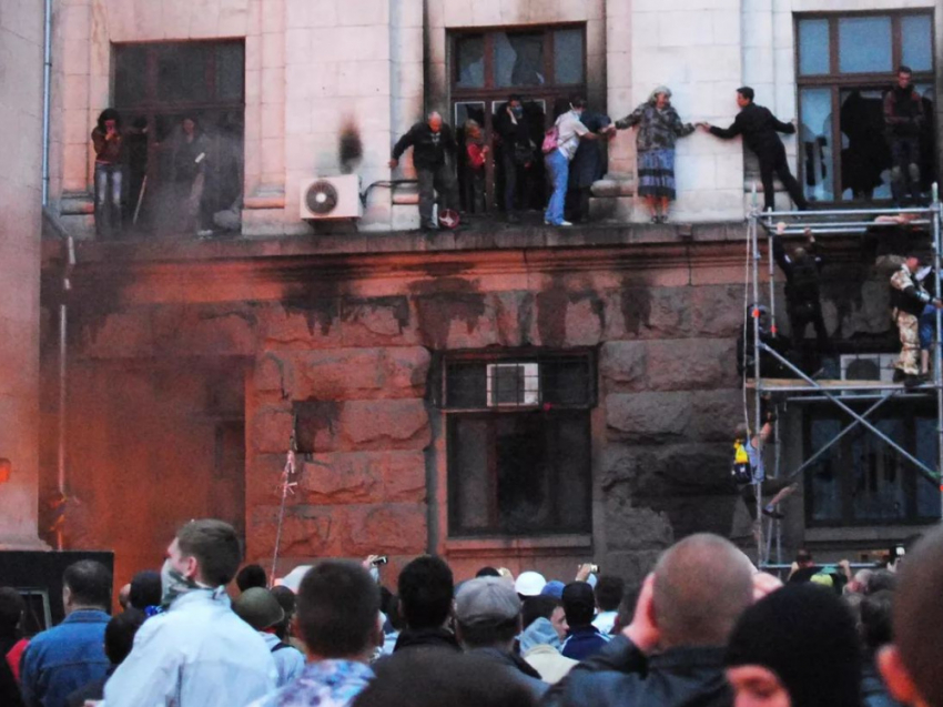Одесса. 2.05.14. Почасовая хронология событий, приведшая к сожжению людей в Доме профсоюзов