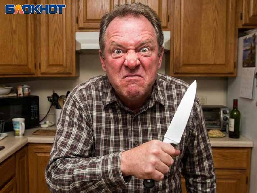 Житель Ясиноватой может «сесть» на 10 лет из-за кухонного ножа и 800 рублей