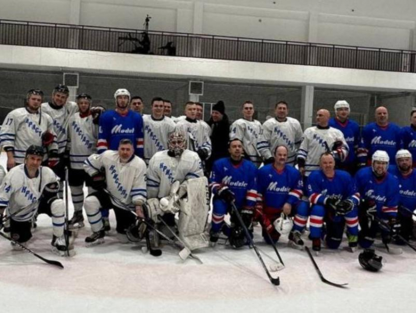 Хоккейная команда «Гвардеец» привезла домой в ДНР серебряные медали московских соревнований 