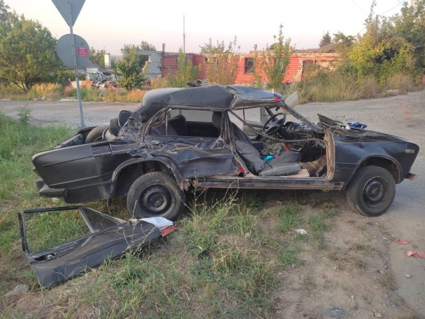 Пассажирка ВАЗа скончалась после ДТП с грузовиком в Мариуполе 