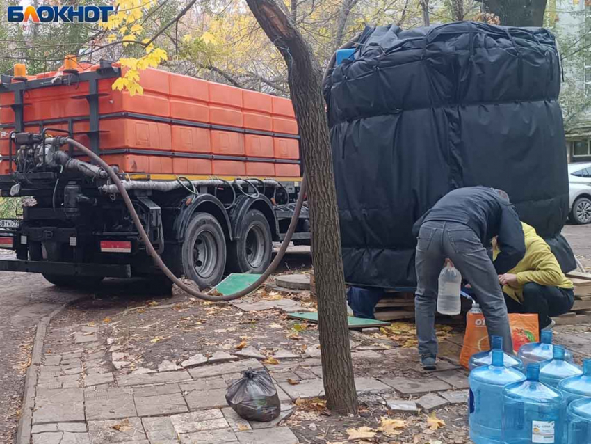 Дончанам рассказали, как будут бороться с обледенением накопительных баков зимой