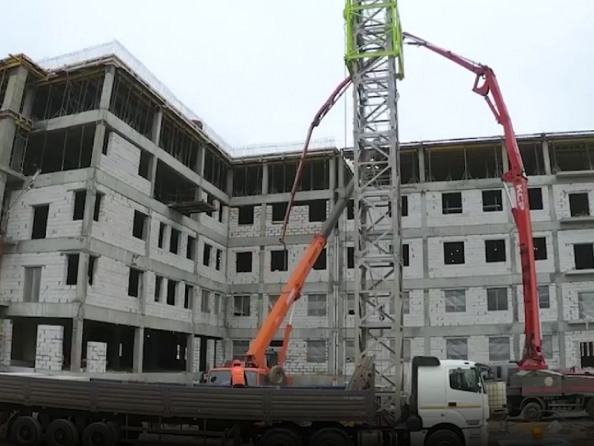 Возведена монолитная конструкция пяти этажей из шести: в Донецке строится новый перинатальный центр