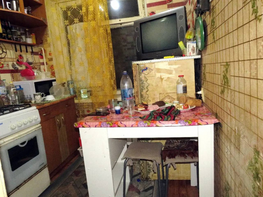 В Горловке женщина зарезала сожителя во время застолья