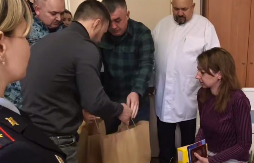 Российские военные эвакуировали 300 мирных жителей из Красноармейска