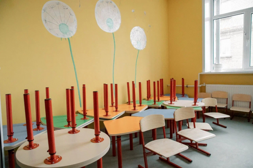 В Мариуполе восстановят 10 школ и 9 детских садиков