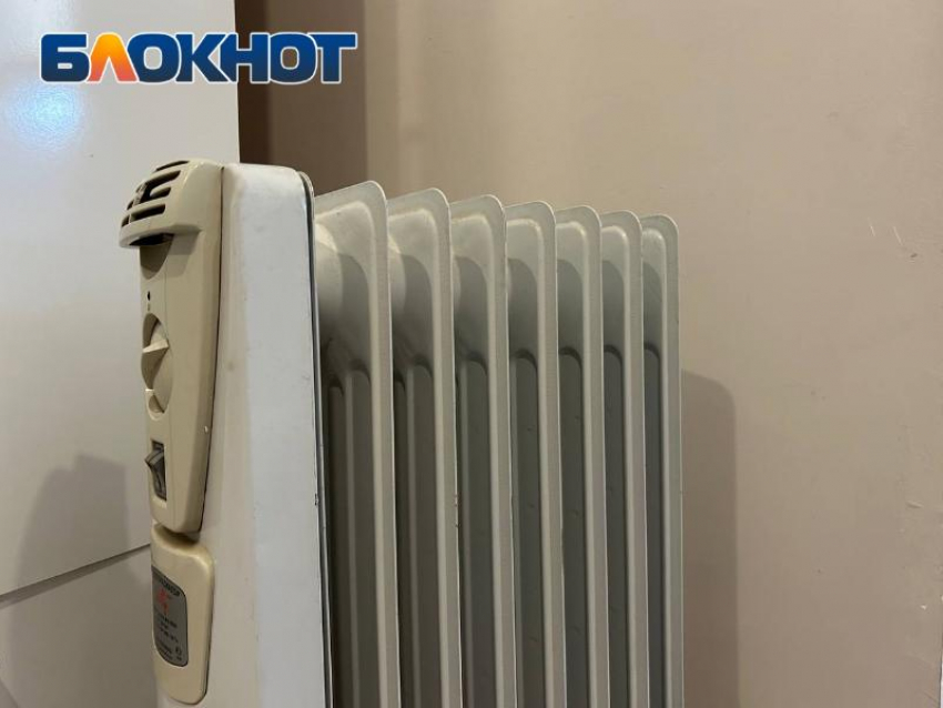 Без тепла остались 221 дом, медучреждения, школы и детские сады: из-за обстрела в Донецке обесточены 9 котельных 