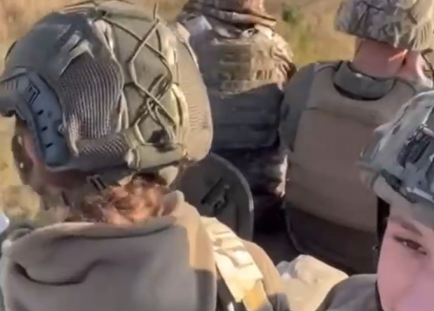 Женский взвод замечен под Славянском на Донбассе