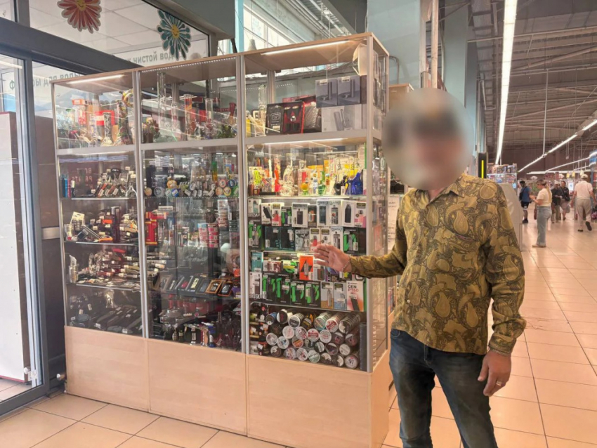 Пенсионер в ДНР дал карту другу, а тот украл деньги и скрылся