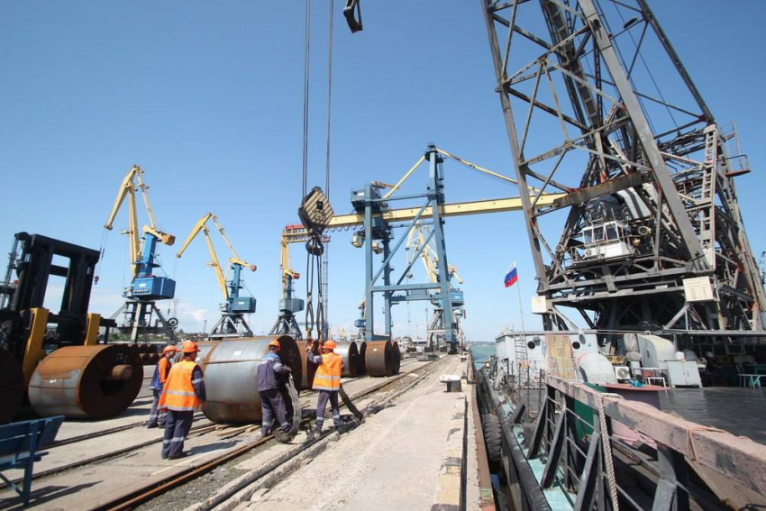 Мариупольский морской порт увеличил грузооборот после восстановительных работ 