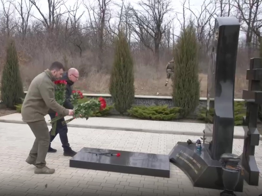 Память павших Героев Донбасса и первого Главы ДНР почтили Денис Пушилин и Сергей Кириенко