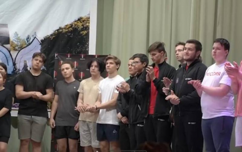 В ДНР прошли соревнования по гиревому спорту 