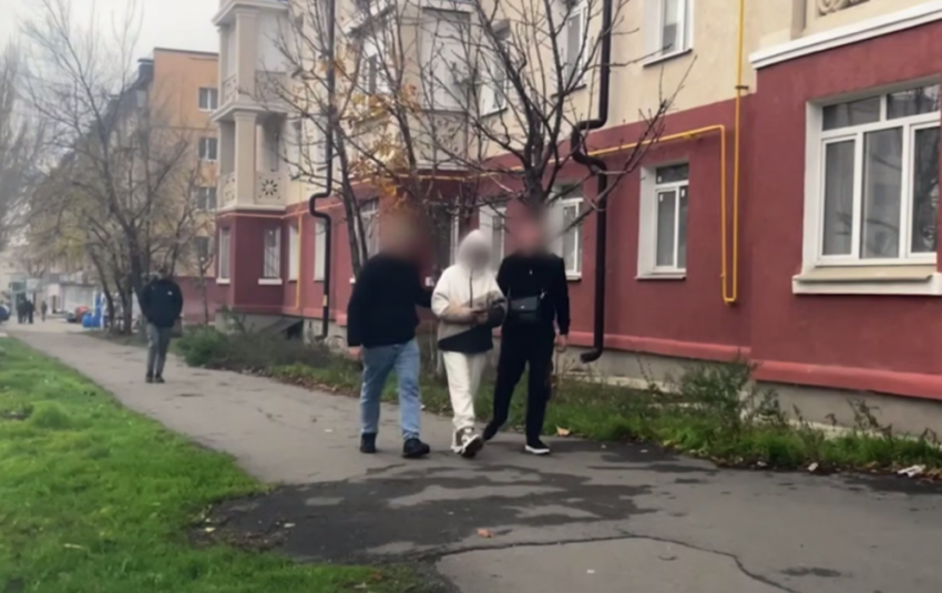 Флирт с сотрудником ГУР Украины закончился для мариупольчанки статьей и СИЗО