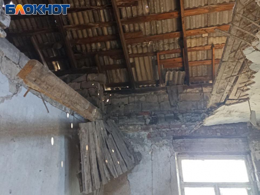 Упали перекрытия: из-за бездействия властей дом в Макеевке разваливается на куски